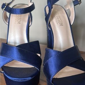 New Ladies Size 8 5" Navy Blue Dress Sparkle Chunk Heel